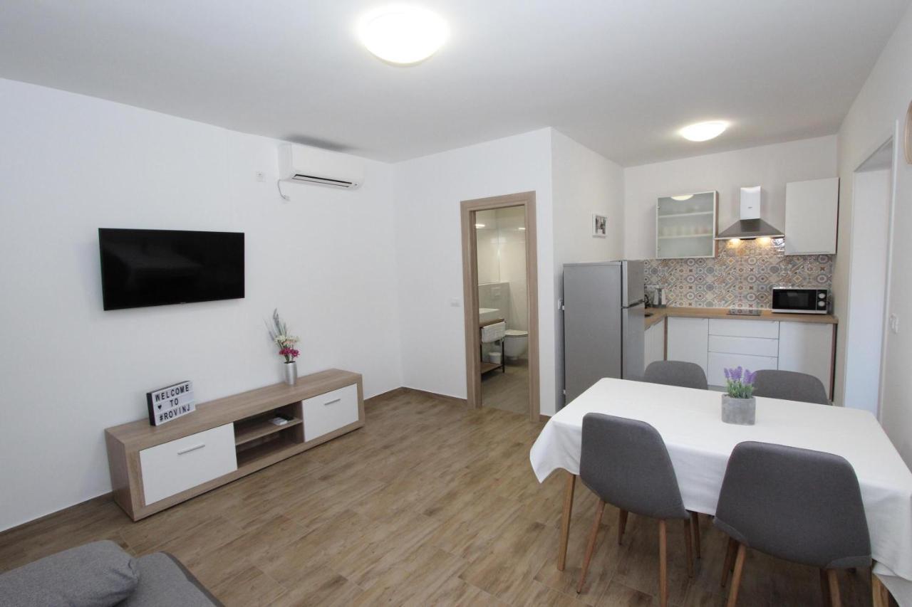 Apartments Eni Ровин Екстериор снимка