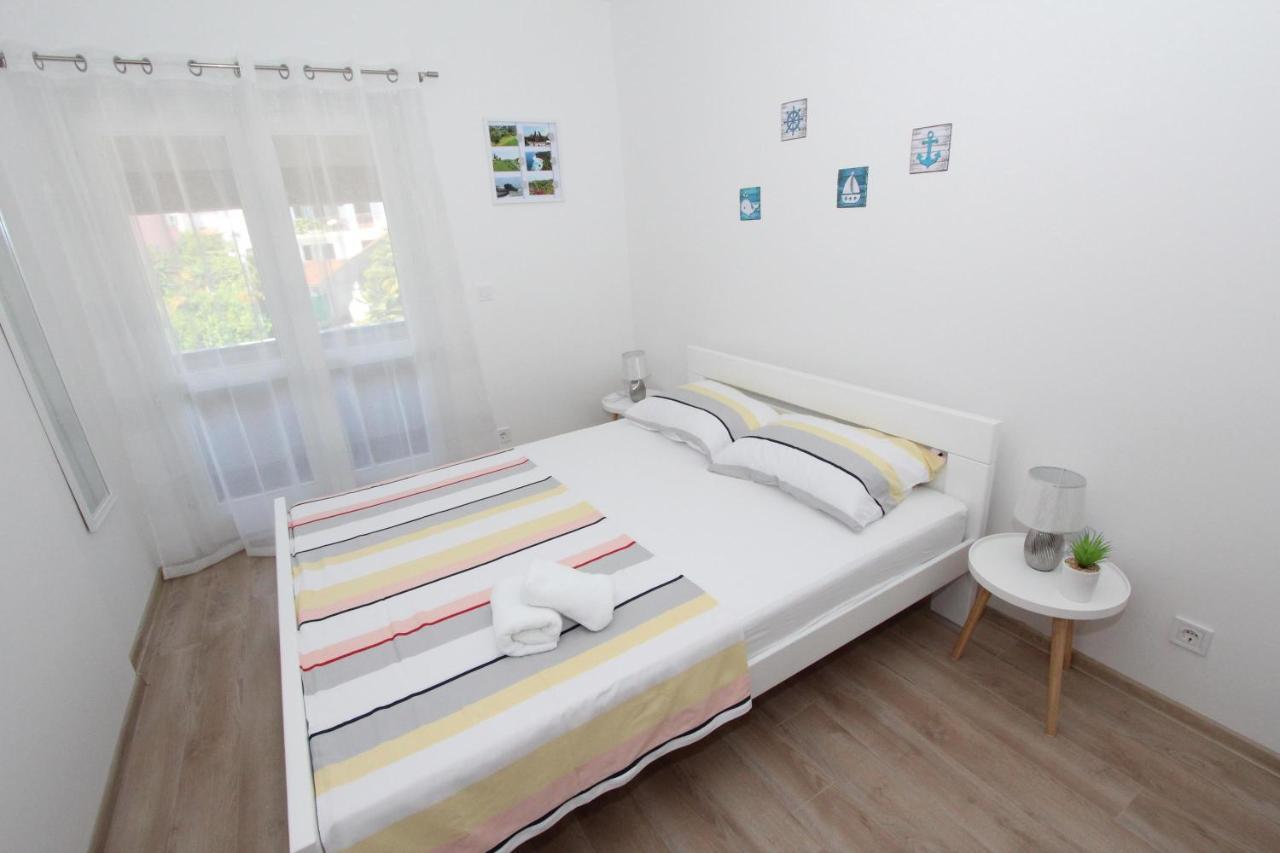 Apartments Eni Ровин Екстериор снимка